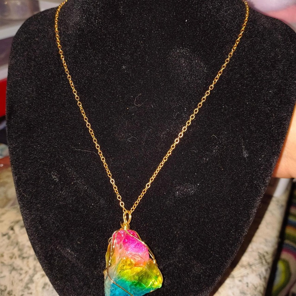Rainbow Crystal Aura Quartz Wire Wrapped Pendant Necklace Gold Tone Chain Multi